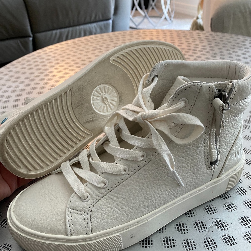Ugg’s sneakers
